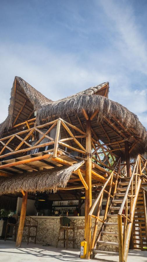 Amalife Beach Club & Hotel Tierra Bomba Esterno foto