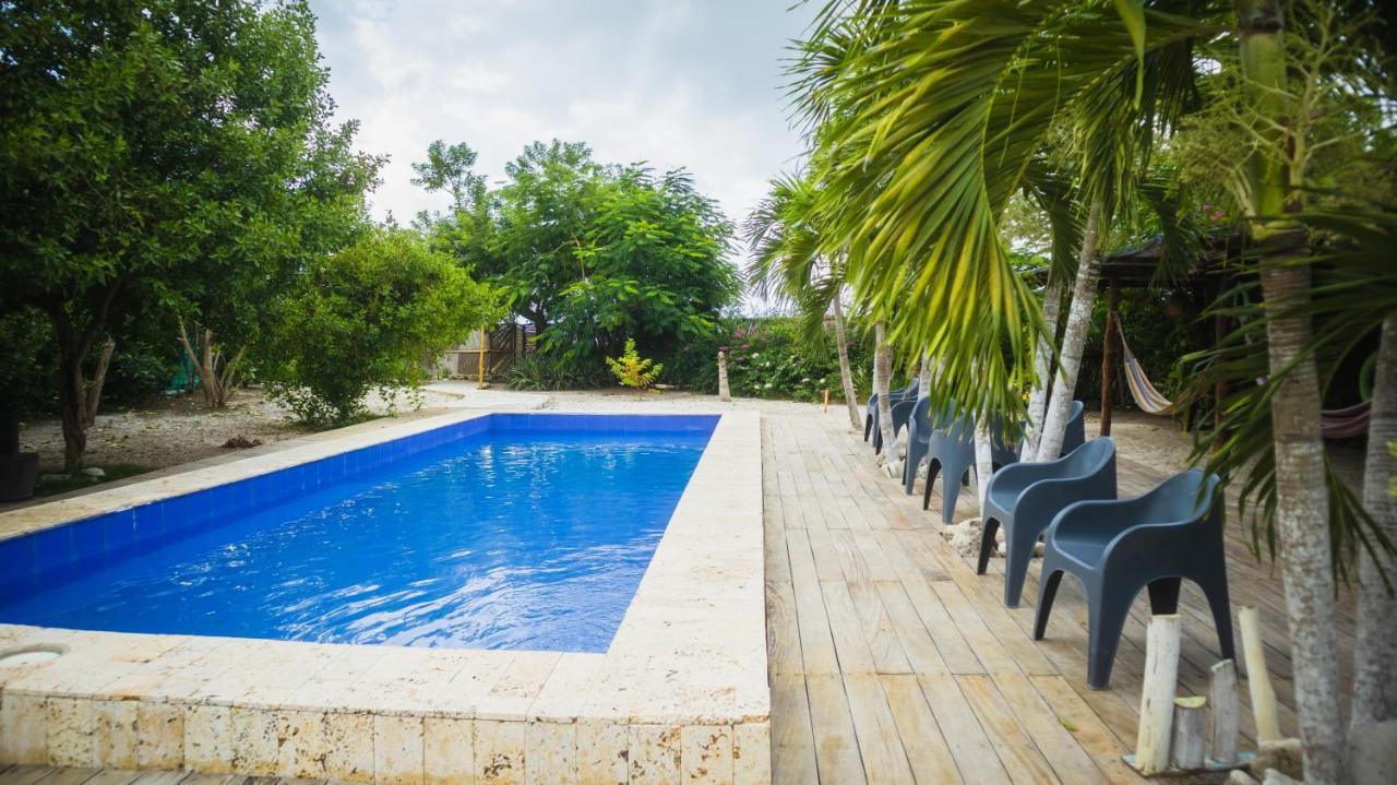 Amalife Beach Club & Hotel Tierra Bomba Esterno foto
