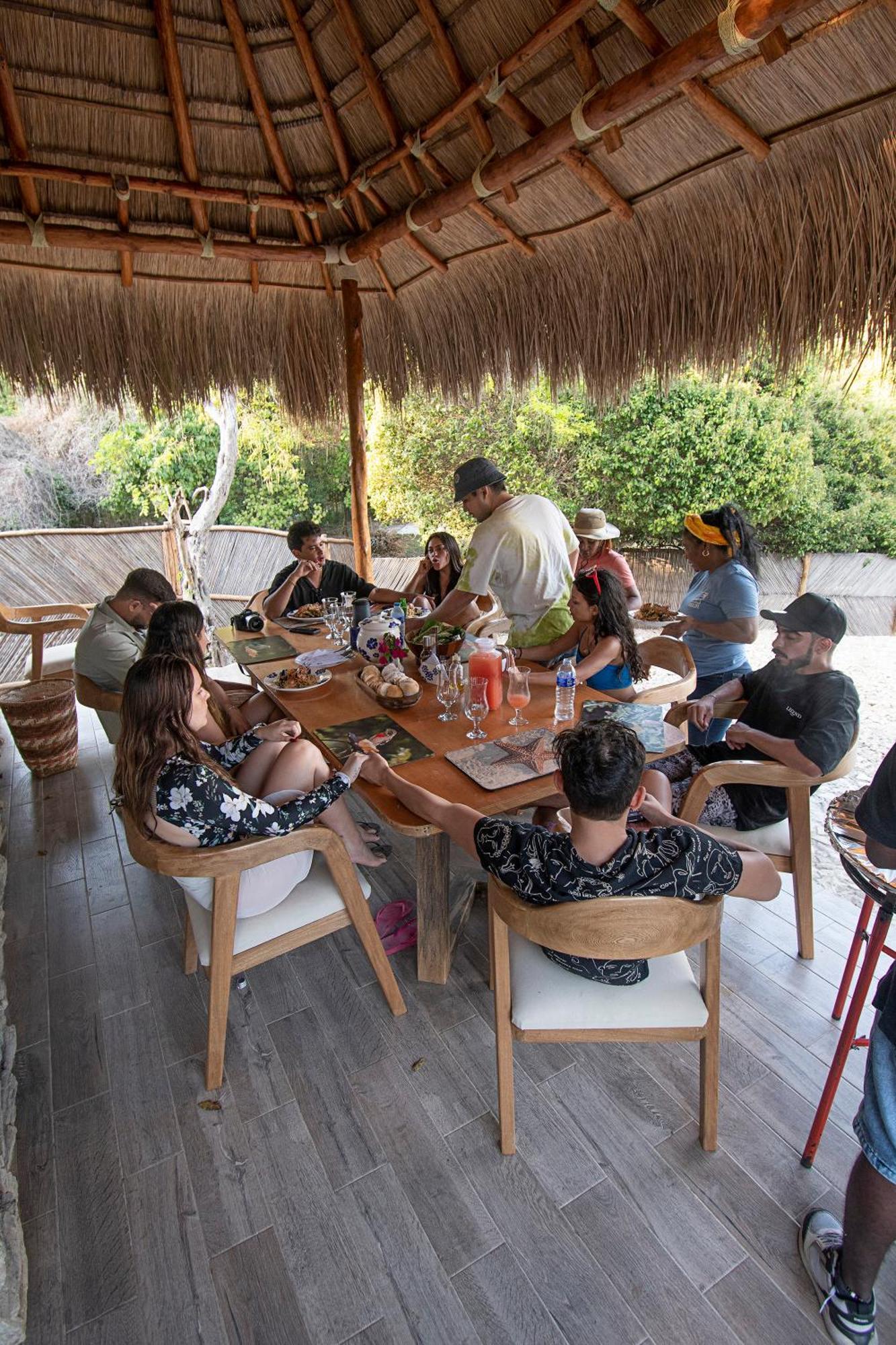 Amalife Beach Club & Hotel Tierra Bomba Esterno foto