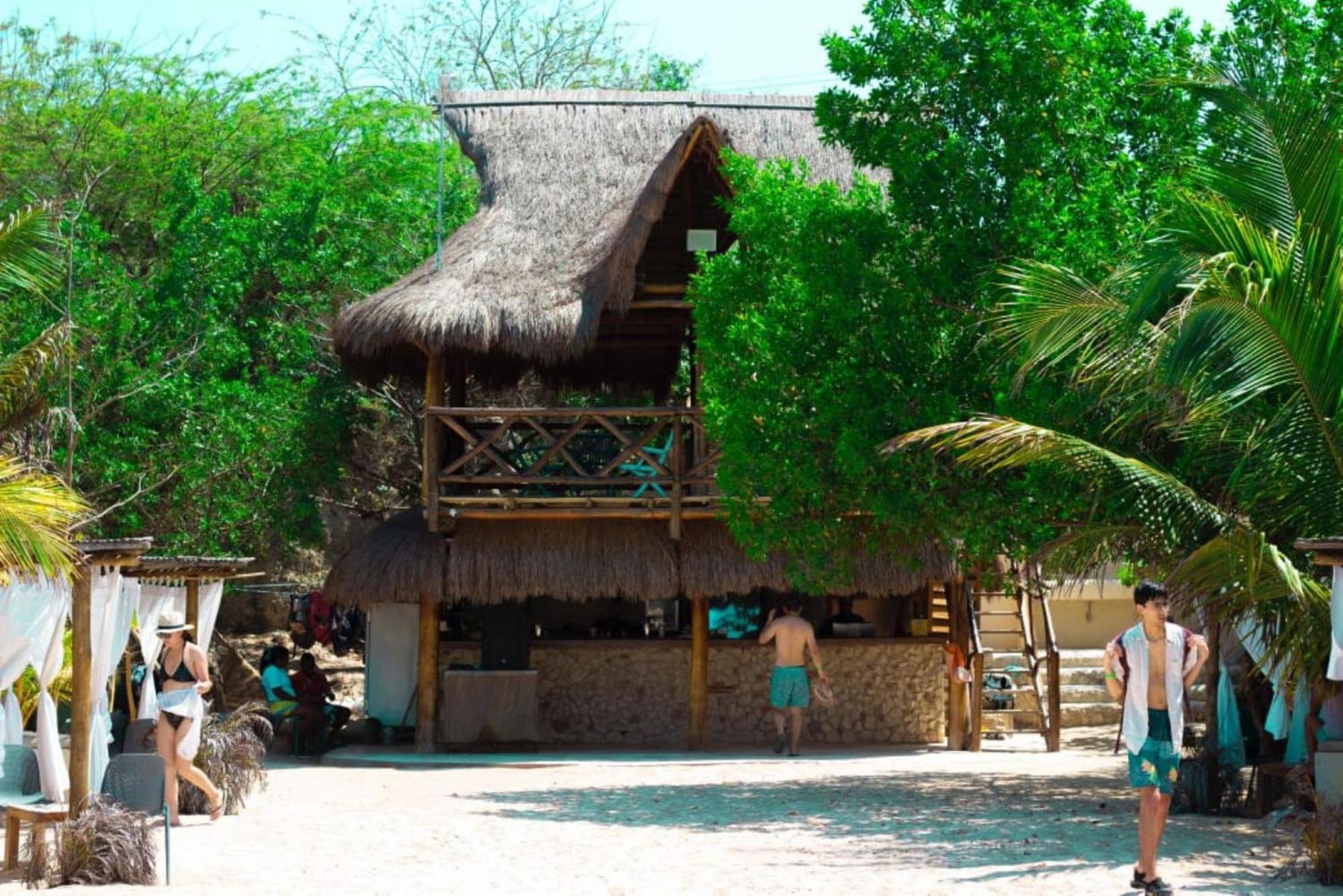 Amalife Beach Club & Hotel Tierra Bomba Esterno foto
