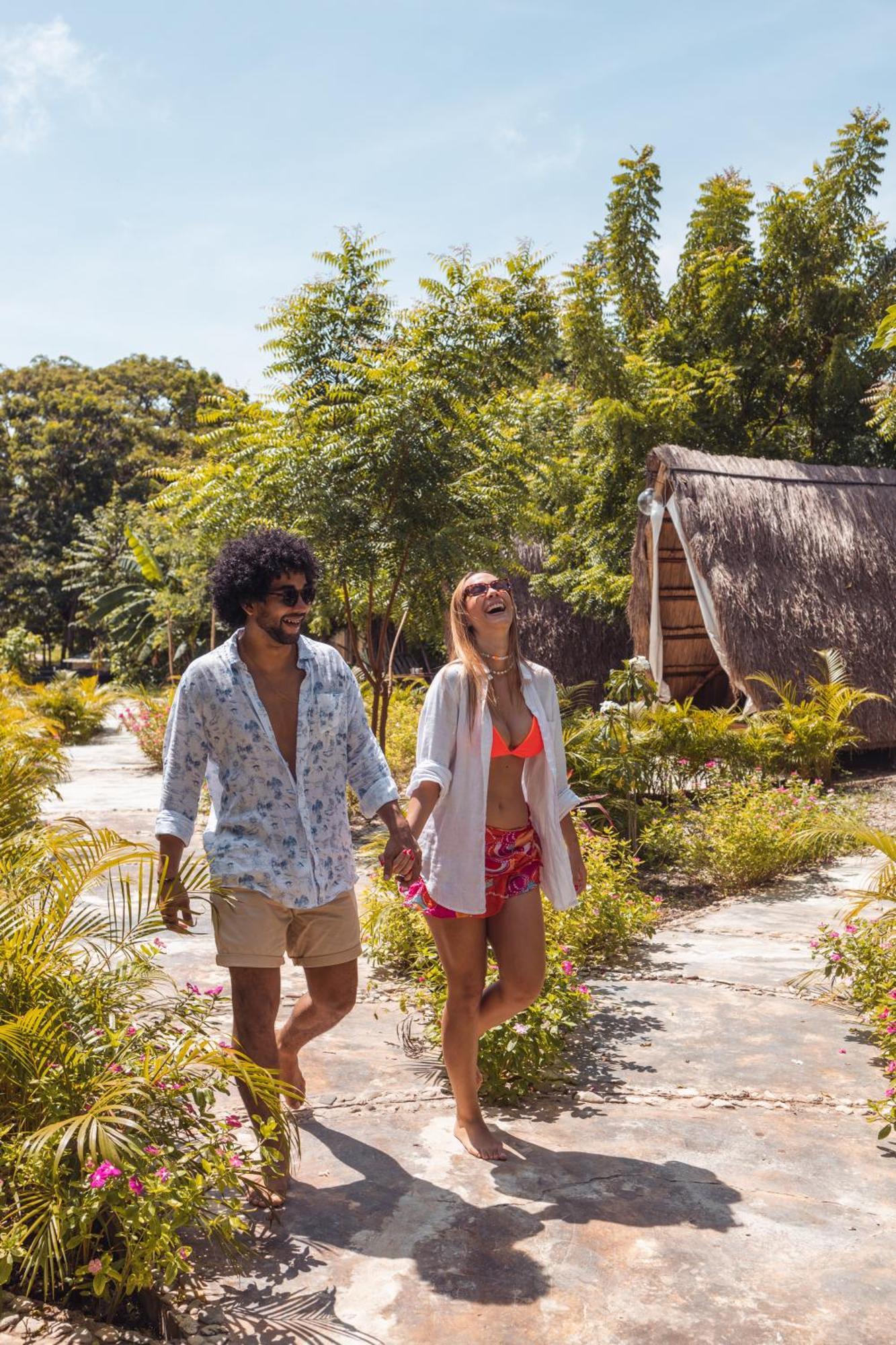 Amalife Beach Club & Hotel Tierra Bomba Esterno foto