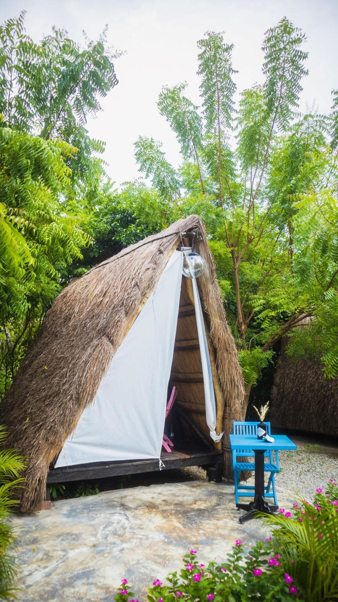 Amalife Beach Club & Hotel Tierra Bomba Esterno foto